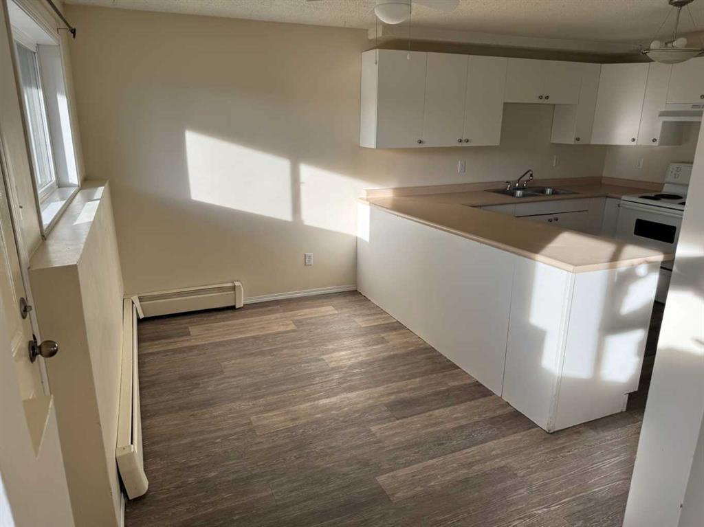 Picture for 7 Nyberg Avenue  https://www.cirrealty.ca/reb/cara/1/A2264661_22.jpg