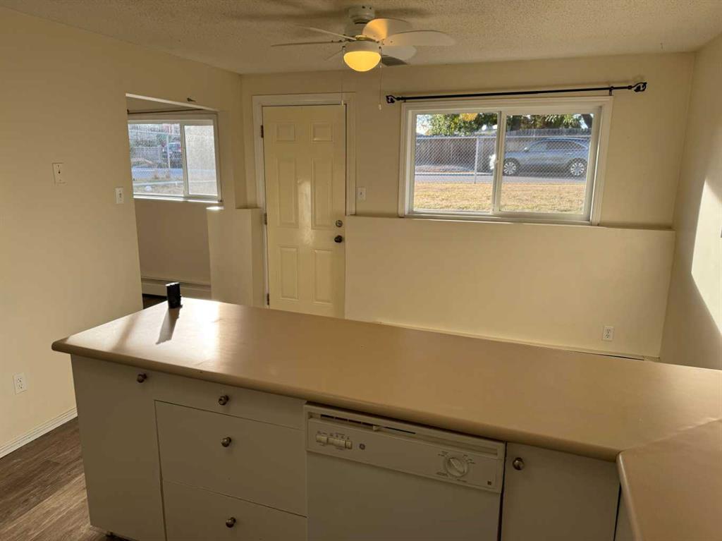 Picture for 7 Nyberg Avenue  https://www.cirrealty.ca/reb/cara/1/A2264661_23.jpg