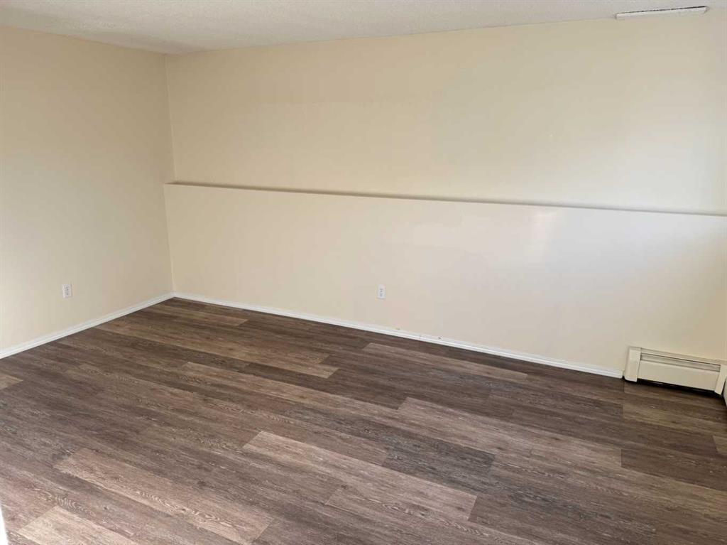 Picture for 7 Nyberg Avenue  https://www.cirrealty.ca/reb/cara/1/A2264661_24.jpg