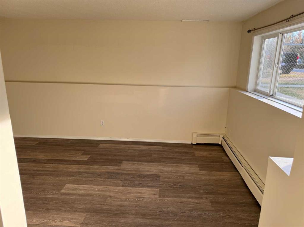 Picture for 7 Nyberg Avenue  https://www.cirrealty.ca/reb/cara/1/A2264661_25.jpg