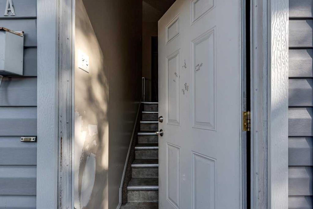 Picture for 7 Nyberg Avenue  https://www.cirrealty.ca/reb/cara/1/A2264661_8.jpg