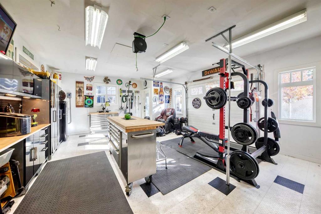 Picture for 92 Allwright Close  https://www.cirrealty.ca/reb/cara/1/A2266111_37.jpg