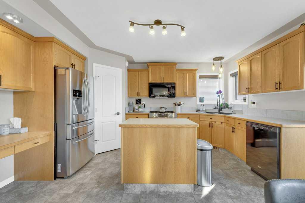 Picture for 9 Rozier Close  https://www.cirrealty.ca/reb/cara/1/A2266131_10.jpg