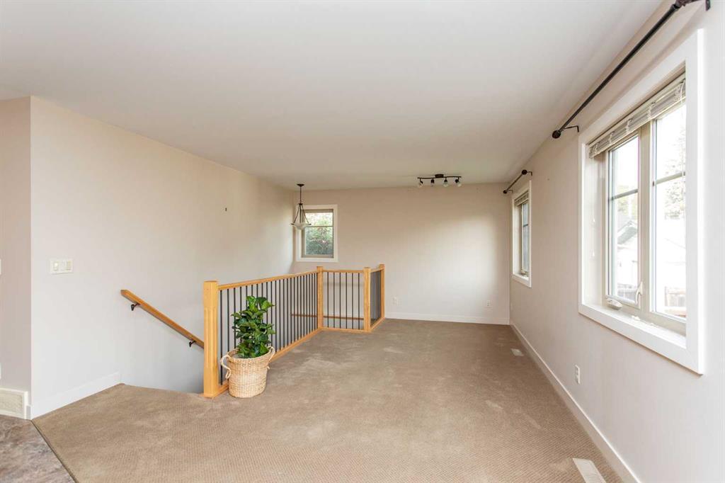 Picture for 5422 49 Avenue  https://www.cirrealty.ca/reb/cara/1/A2266591_11.jpg