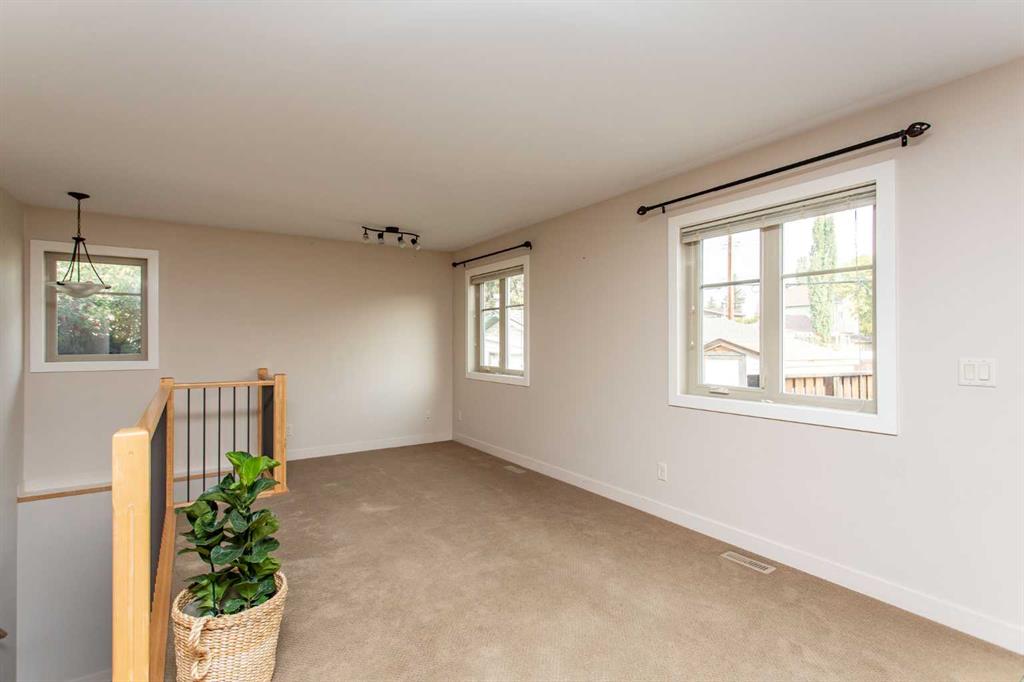 Picture for 5422 49 Avenue  https://www.cirrealty.ca/reb/cara/1/A2266591_12.jpg