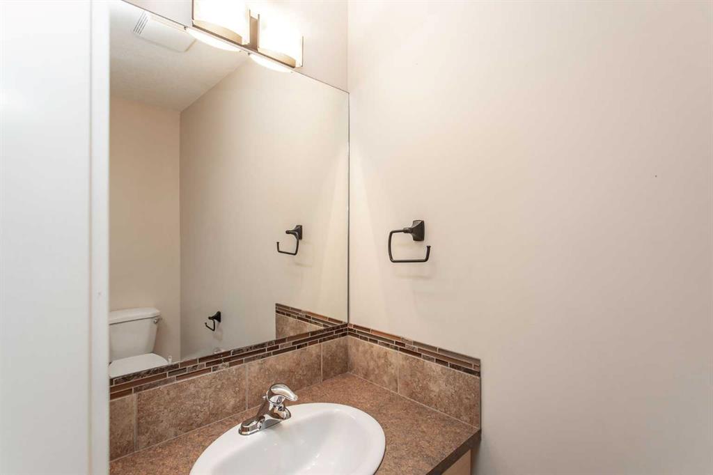 Picture for 5422 49 Avenue  https://www.cirrealty.ca/reb/cara/1/A2266591_16.jpg