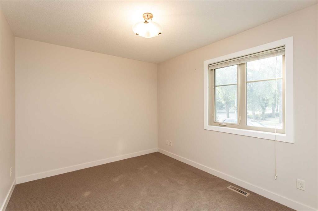 Picture for 5422 49 Avenue  https://www.cirrealty.ca/reb/cara/1/A2266591_17.jpg