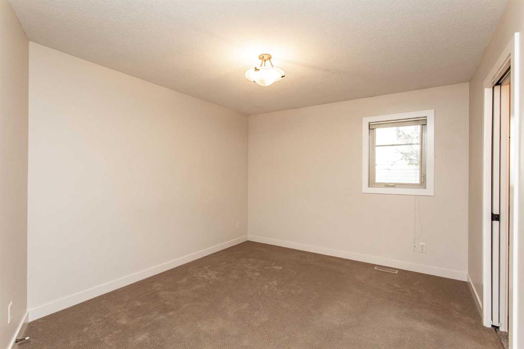 Picture for 5422 49 Avenue  https://www.cirrealty.ca/reb/cara/1/A2266591_18.jpg
