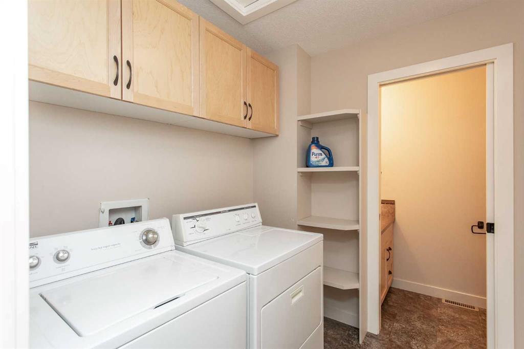 Picture for 5422 49 Avenue  https://www.cirrealty.ca/reb/cara/1/A2266591_20.jpg