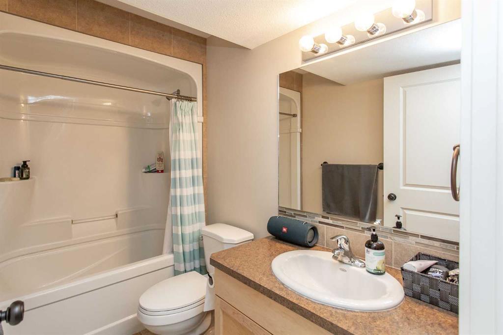 Picture for 5422 49 Avenue  https://www.cirrealty.ca/reb/cara/1/A2266591_26.jpg