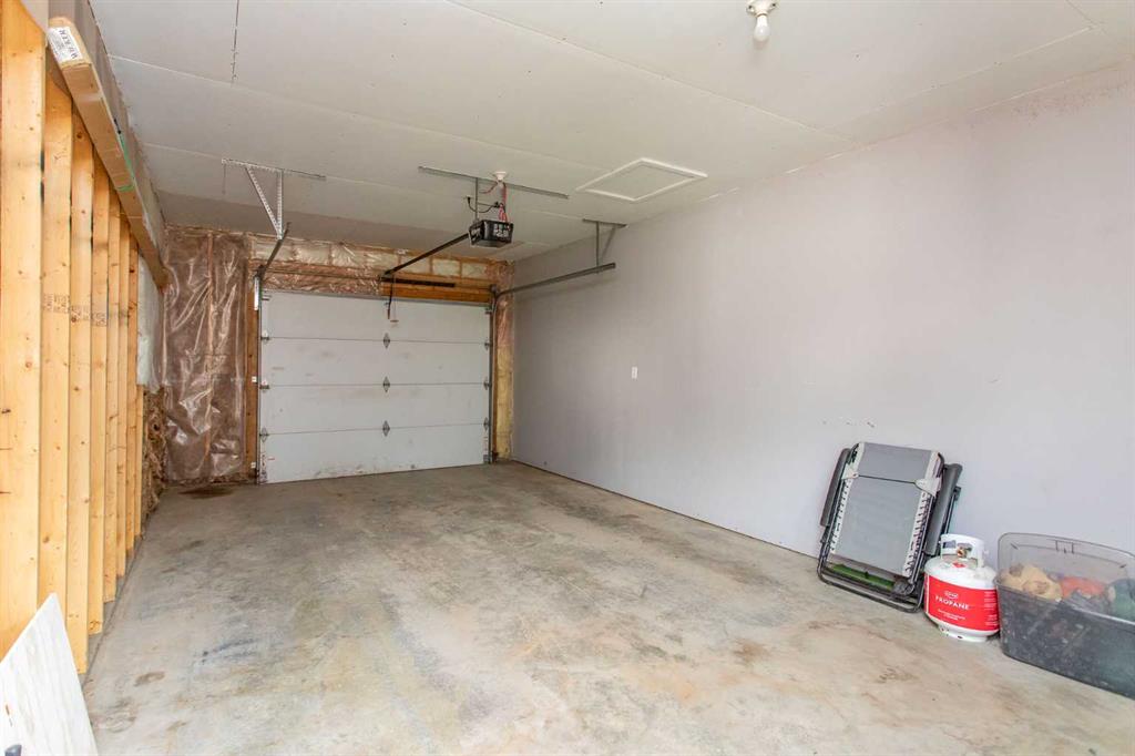 Picture for 5422 49 Avenue  https://www.cirrealty.ca/reb/cara/1/A2266591_29.jpg