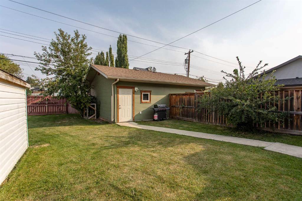 Picture for 5422 49 Avenue  https://www.cirrealty.ca/reb/cara/1/A2266591_33.jpg