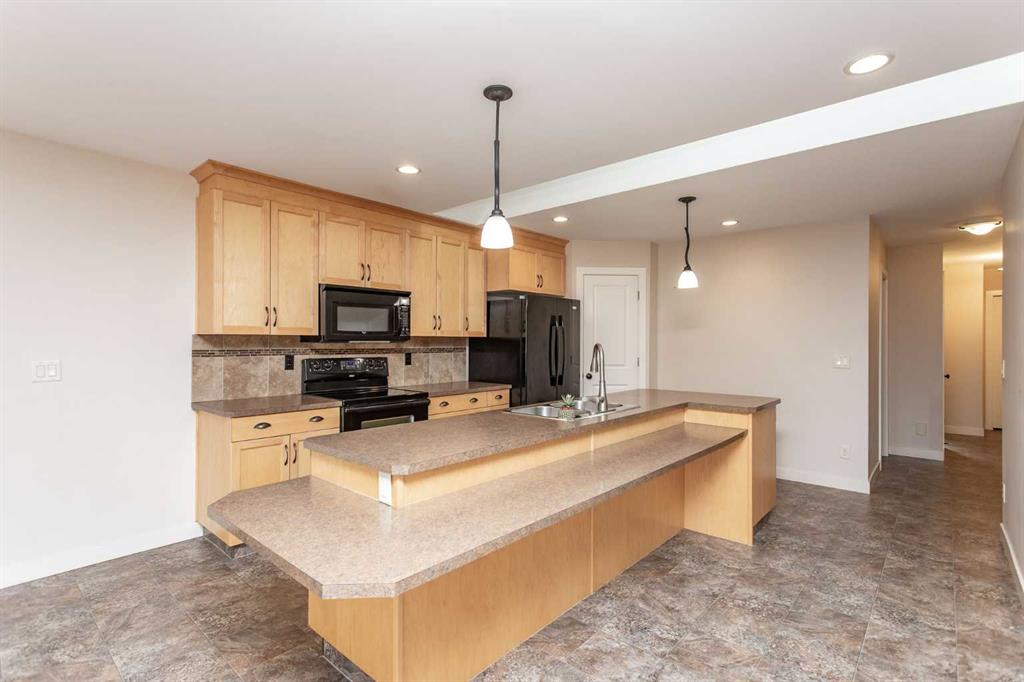 Picture for 5422 49 Avenue  https://www.cirrealty.ca/reb/cara/1/A2266591_8.jpg