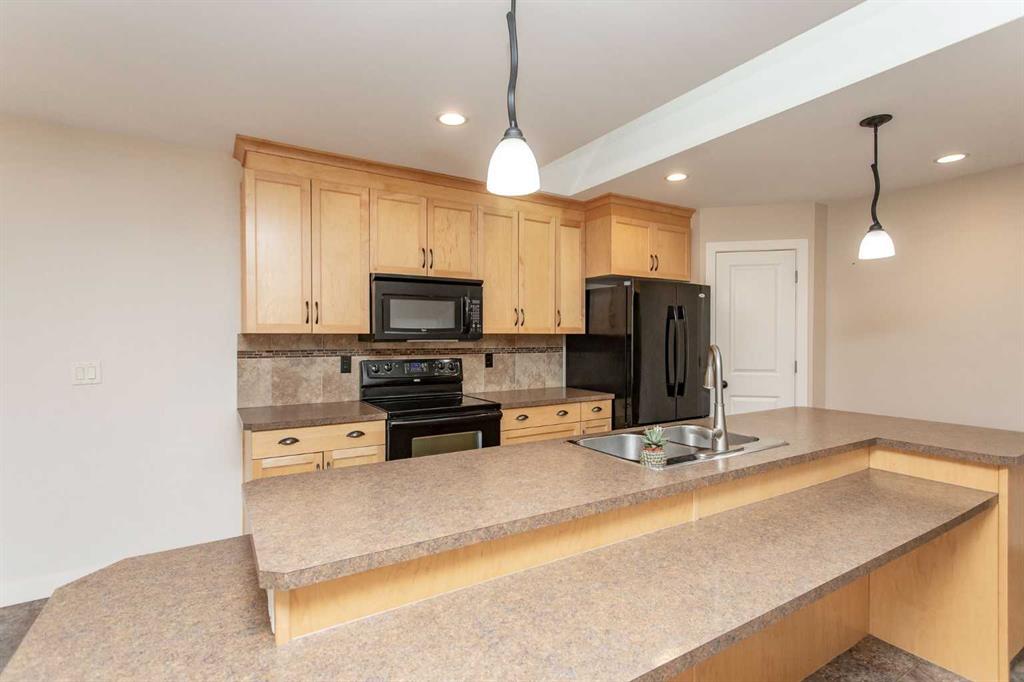 Picture for 5422 49 Avenue  https://www.cirrealty.ca/reb/cara/1/A2266591_9.jpg