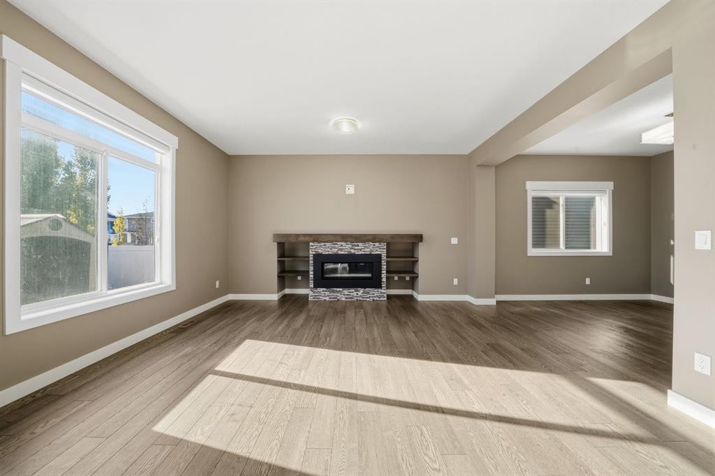 Picture for 21 Caribou Crescent  https://www.cirrealty.ca/reb/cara/1/A2266731_11.jpg
