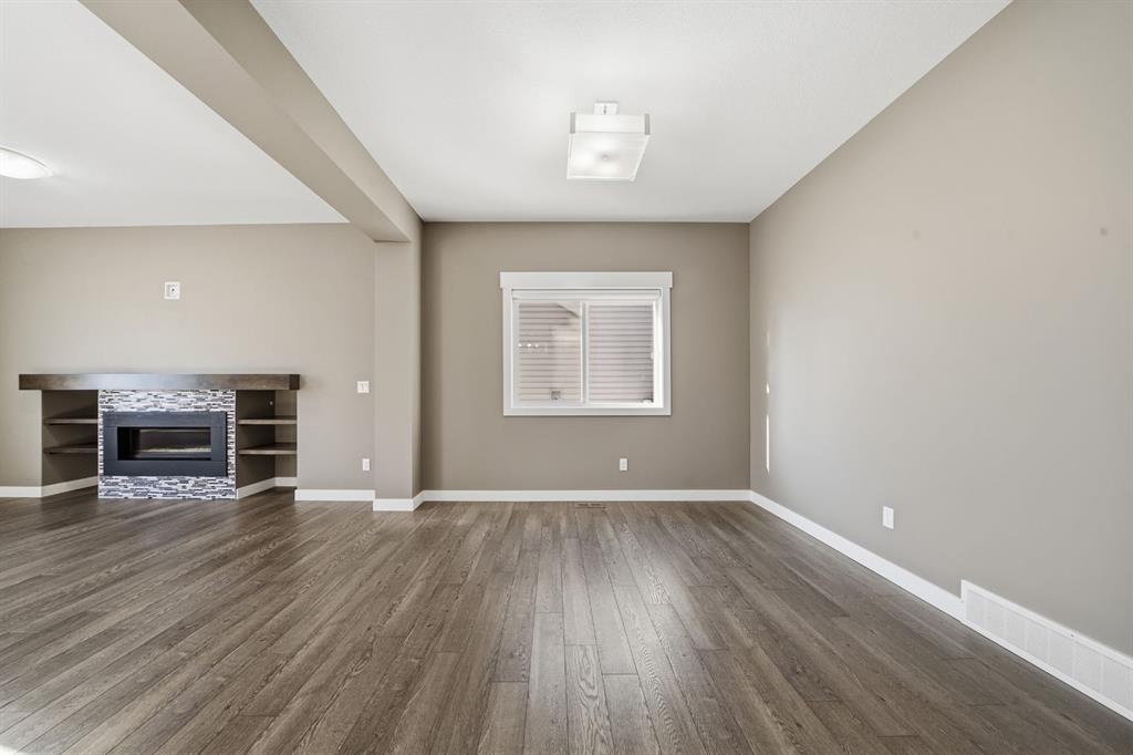 Picture for 21 Caribou Crescent  https://www.cirrealty.ca/reb/cara/1/A2266731_15.jpg
