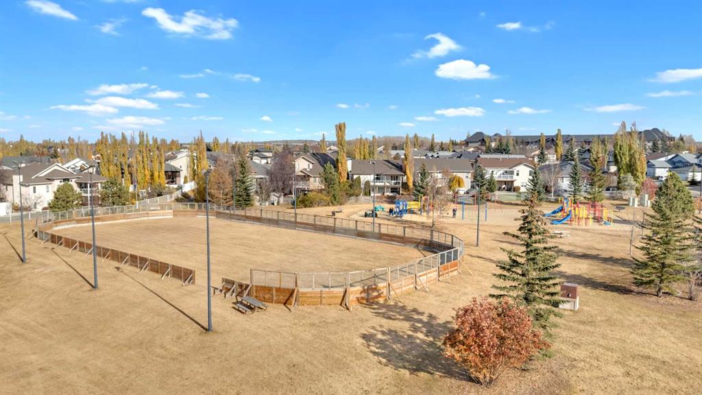 Picture for 58 Adamson Avenue  https://www.cirrealty.ca/reb/cara/1/A2266961_8.jpg