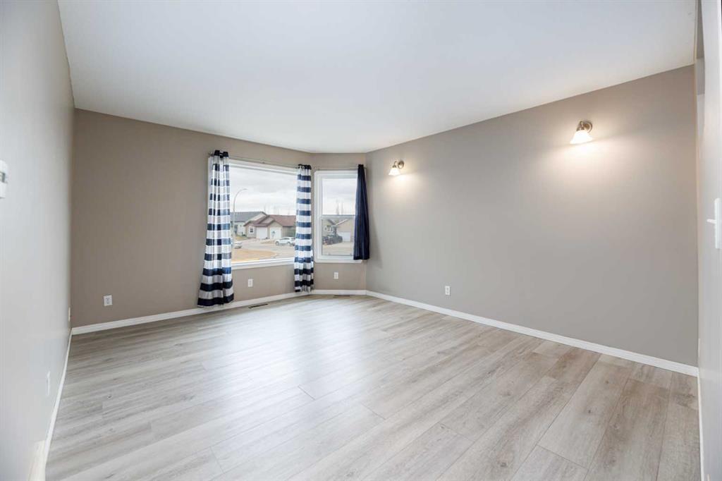 Picture for 74 Elana Crescent  Picture for 74 Elana Crescent