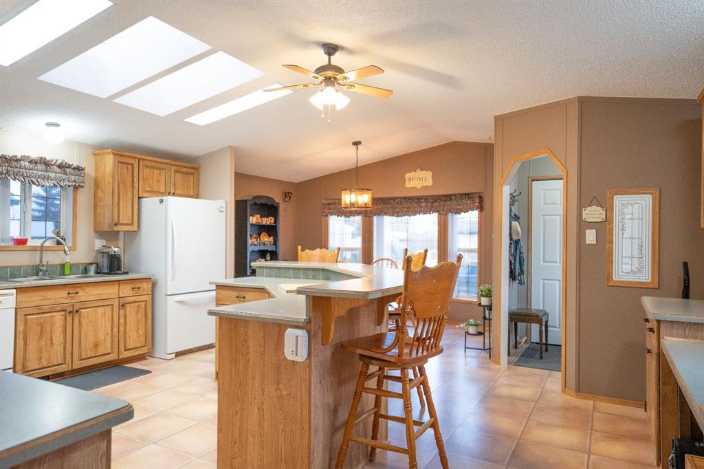 Picture for 707 Lawson Crescent  