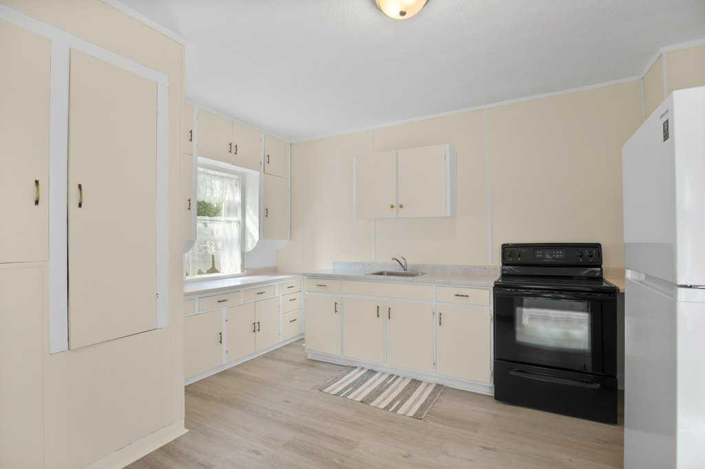 Picture for 5812 52 Avenue 