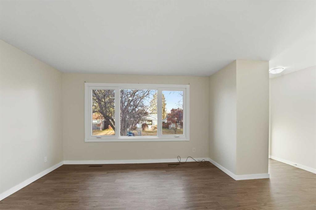 Picture for 5833 41 StreetCrescent 