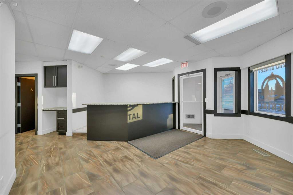 Picture for 1, 5116 52 Street 