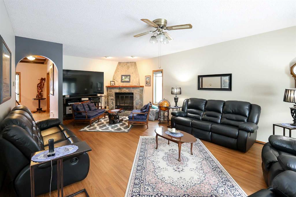 Picture for 10, 27501 Township Road 374  