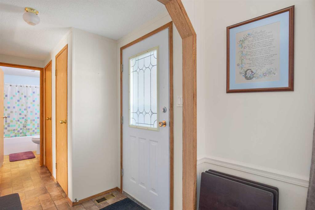 Picture for 182, 37543 England Way  