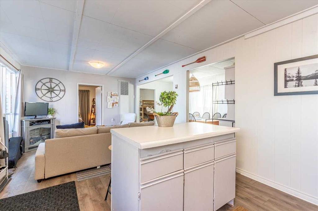 Picture for 125 Poplar Bay  