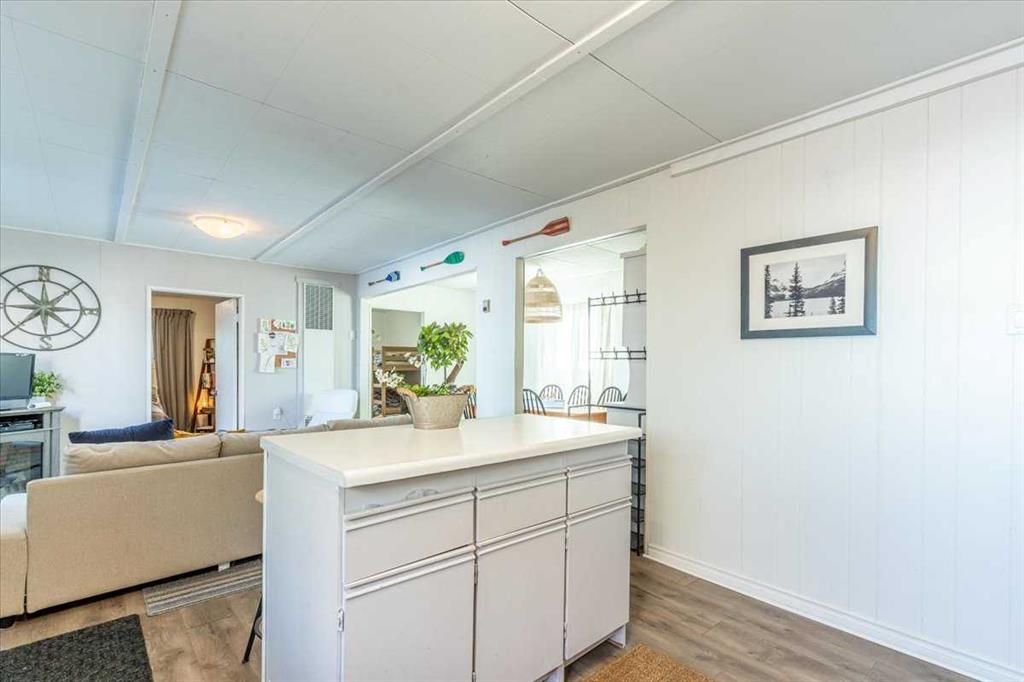 Picture for 125 Poplar Bay  