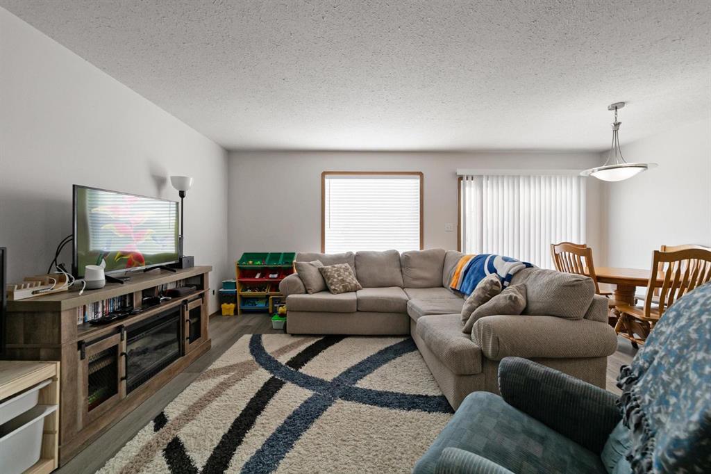 Picture for 4017 69A StreetClose 