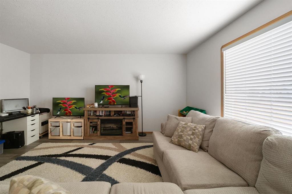 Picture for 4017 69A StreetClose 