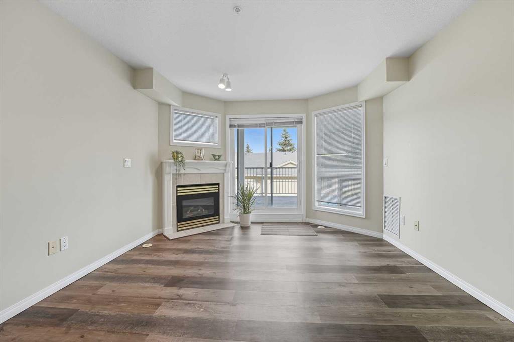 Picture for 208, 6118 53 Avenue 