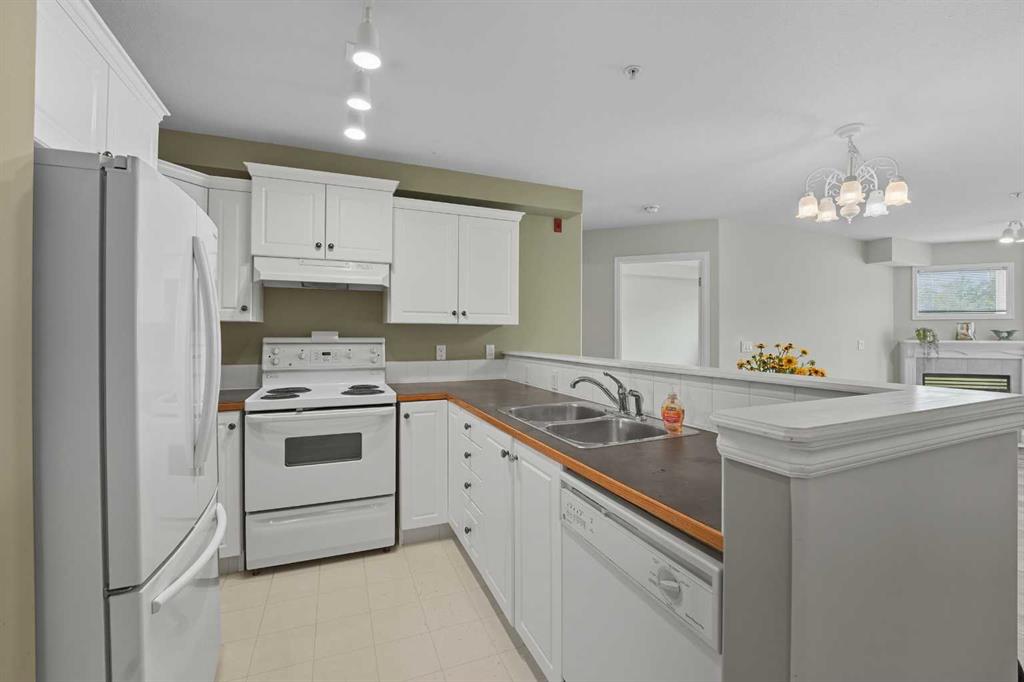 Picture for 208, 6118 53 Avenue 