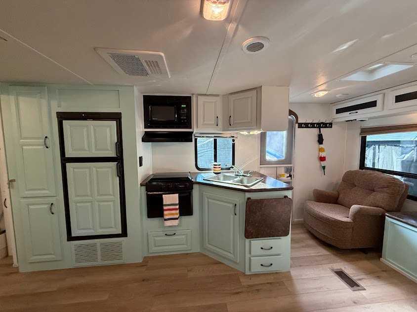 Picture for 15 TIMBER DRIVE, 27 5230 Highway 