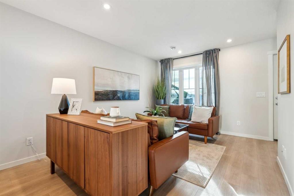 Picture for 825, 155 Crimson Ridge Place NW