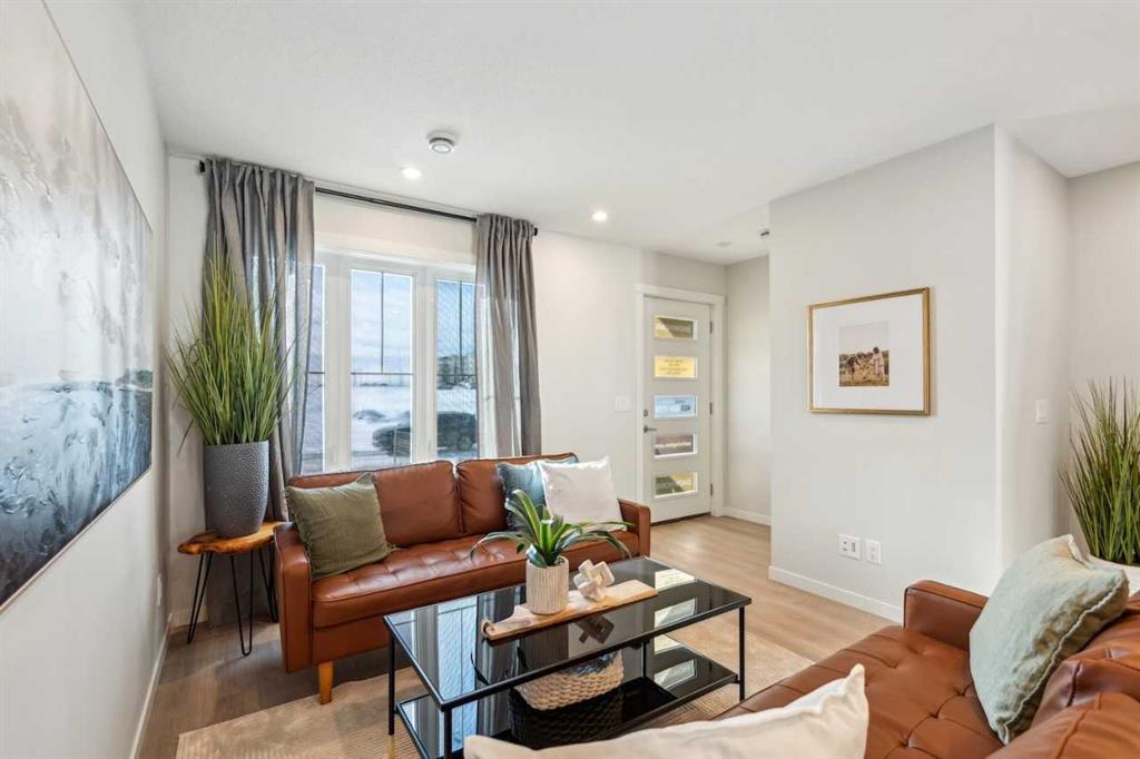 Picture for 825, 155 Crimson Ridge Place NW