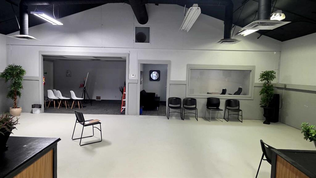 Picture for B, 5406 43 Street 