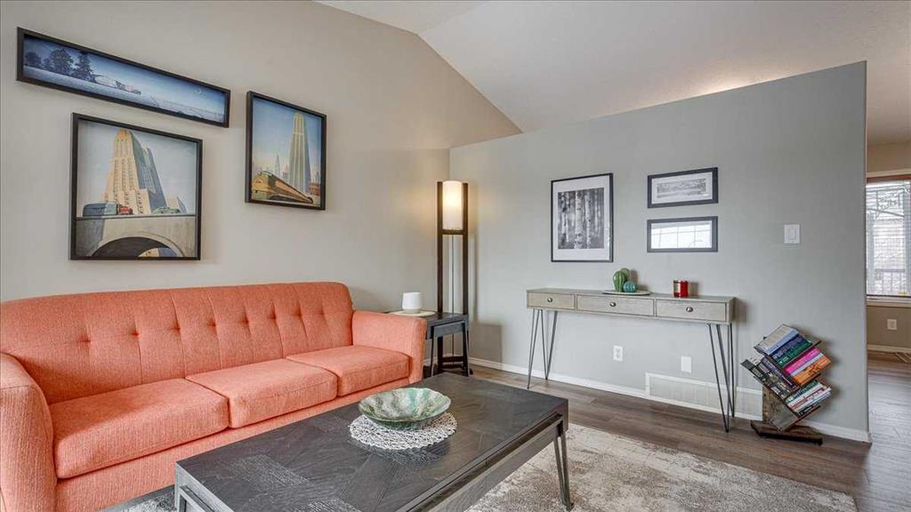 Picture for 44 Irving Crescent 