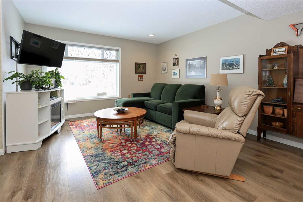 Picture for 4605 44 Street 