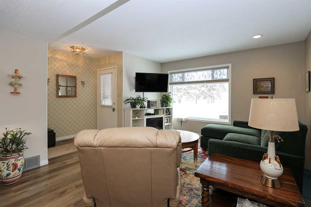 Picture for 4605 44 Street 