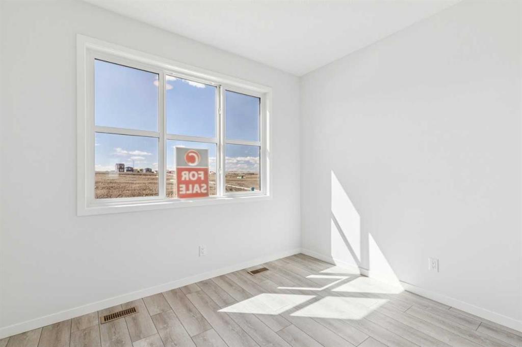 Picture for 70 Lucas Heath NW