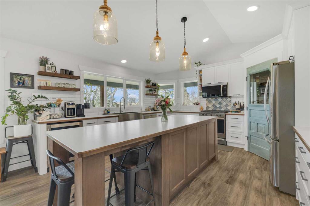 Picture for 39505 Range Road 252  