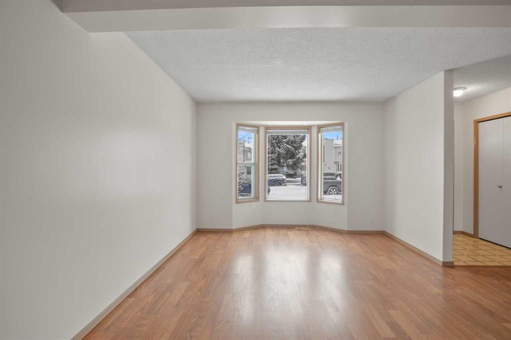 Picture for 11 Ellenwood Drive 