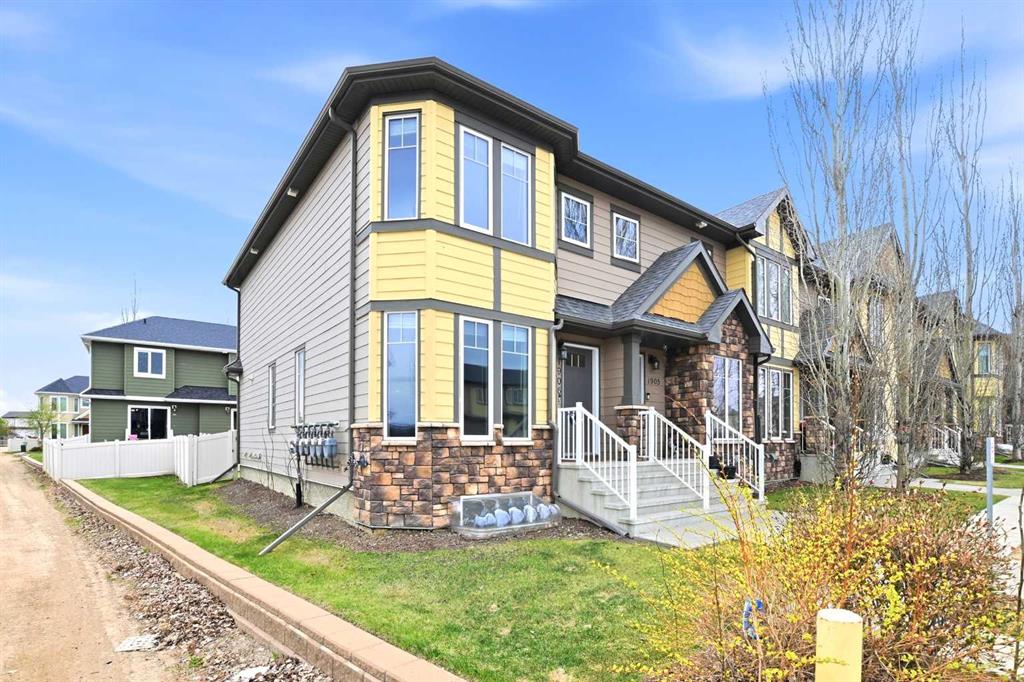 Picture for 1906, 30 Carleton Avenue 