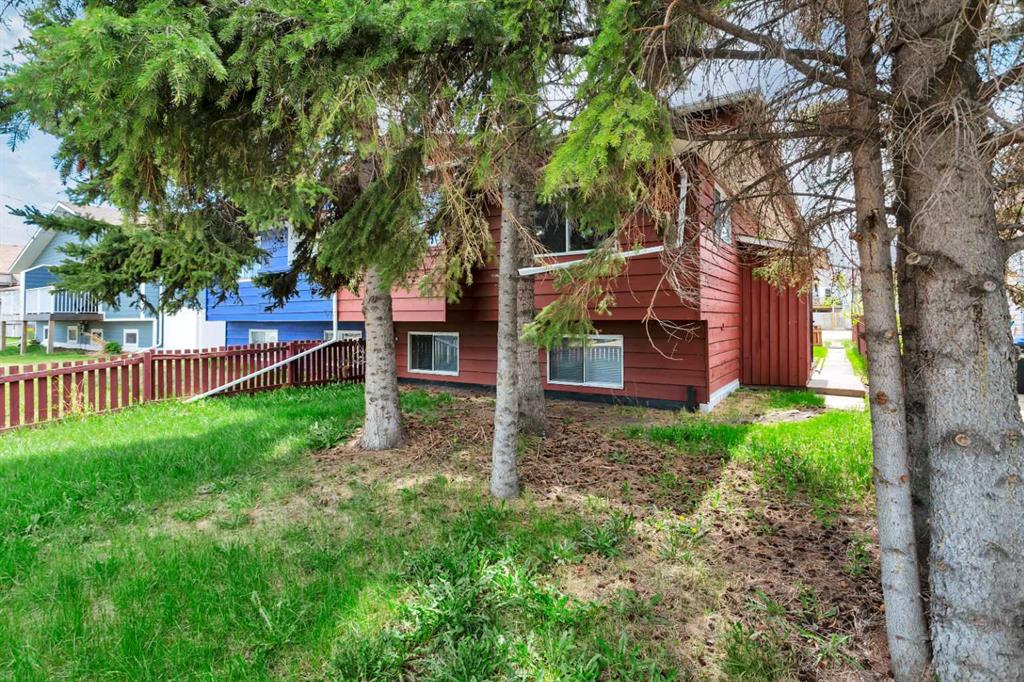 Picture for 4417A 47A Avenue  