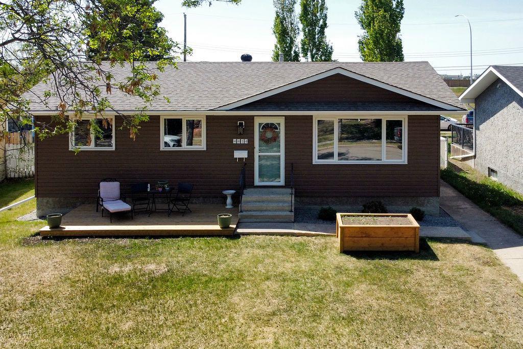 Picture for 4414 67 Street 