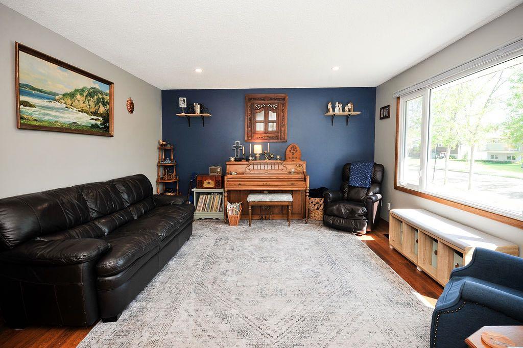Picture for 4414 67 Street 