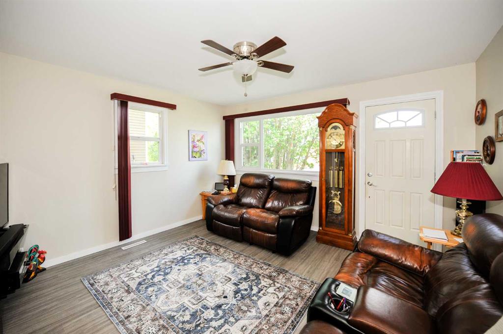 Picture for 5223 46 Street 