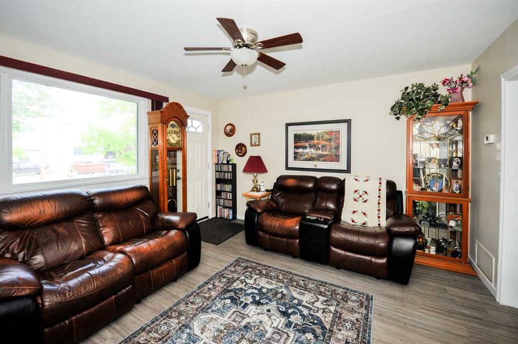 Picture for 5223 46 Street 